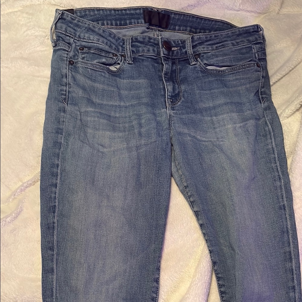Vince Blue Skinny Jeans with Classic Denim Appeal